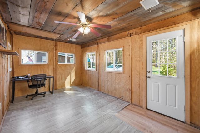 31 Page Rd Trlr 14, Litchfield, NH 03052