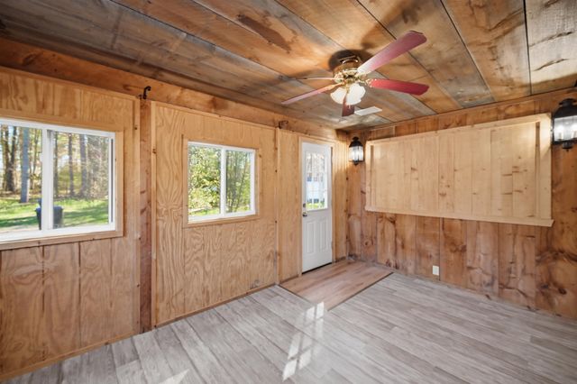 31 Page Rd Trlr 14, Litchfield, NH 03052
