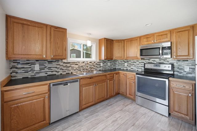 31 Page Rd Trlr 14, Litchfield, NH 03052
