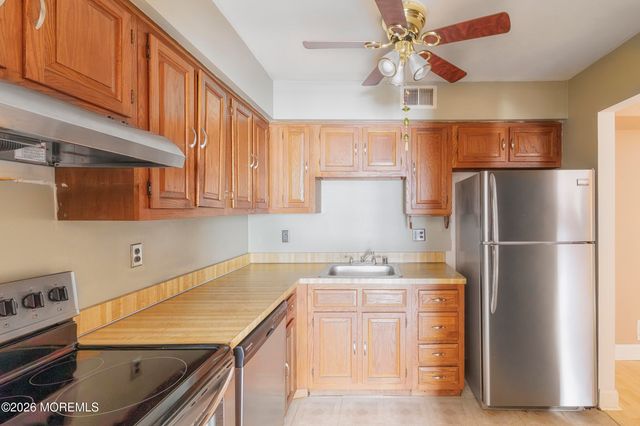 713 Wellington Place, Matawan, NJ 07747