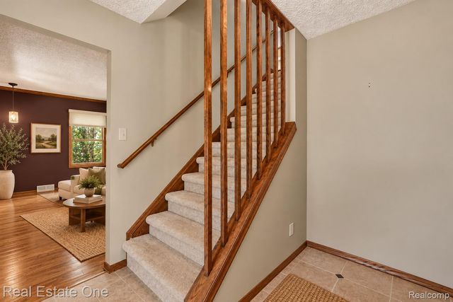6039 Fish Lake Road, Highland Charter Township, MI 48442