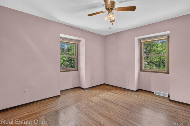 6039 Fish Lake Road, Highland Charter Township, MI 48442