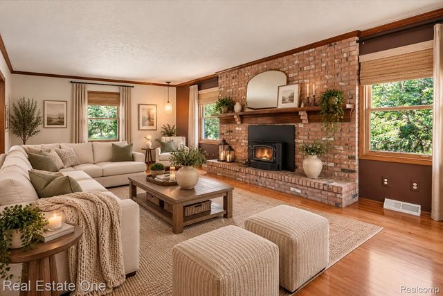 6039 Fish Lake Road, Highland Charter Township, MI 48442