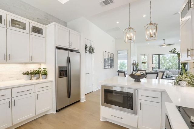 215 Honey Creek CT, Austin, TX 78738