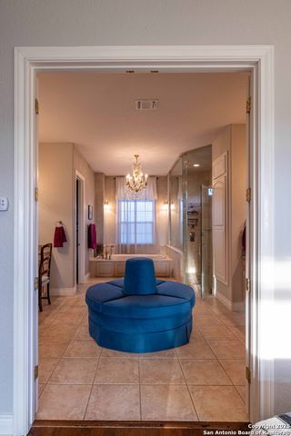 302 PARADISE POINT DR, Boerne, TX 78006