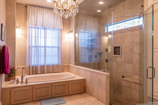 302 PARADISE POINT DR, Boerne, TX 78006