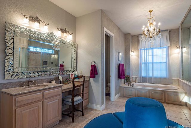 302 PARADISE POINT DR, Boerne, TX 78006
