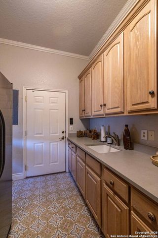 302 PARADISE POINT DR, Boerne, TX 78006