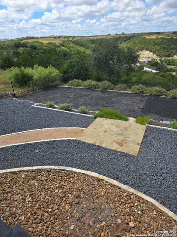 302 PARADISE POINT DR, Boerne, TX 78006