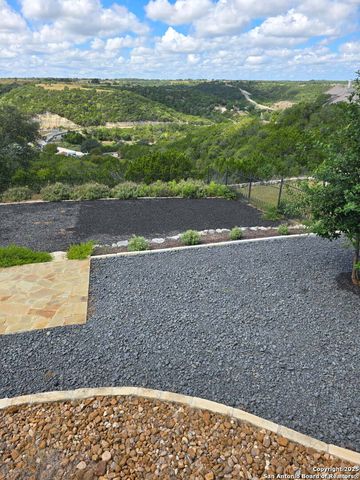 302 PARADISE POINT DR, Boerne, TX 78006