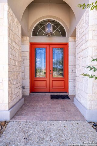 302 PARADISE POINT DR, Boerne, TX 78006