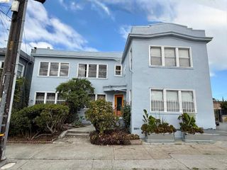 3999 Clarke St, Oakland, CA 94609