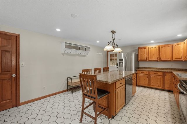 100 Fomer, Southampton, MA 01073