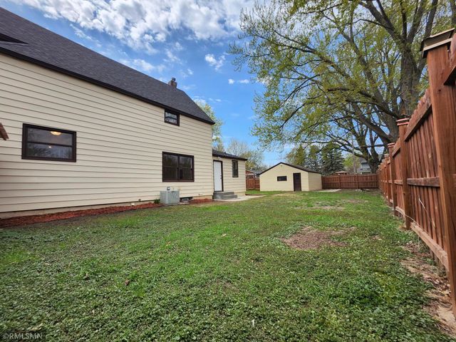 919 Warner Avenue, South Saint Paul, MN 55075