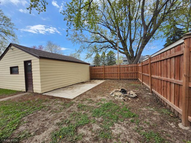 919 Warner Avenue, South Saint Paul, MN 55075