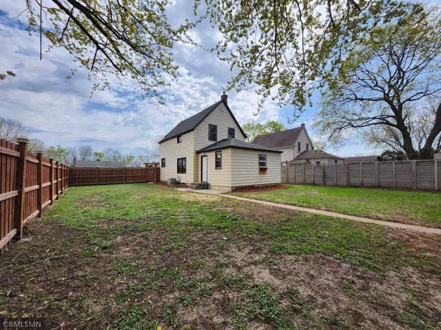 919 Warner Avenue, South Saint Paul, MN 55075