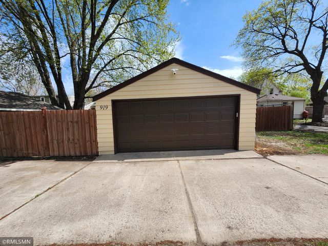 919 Warner Avenue, South Saint Paul, MN 55075