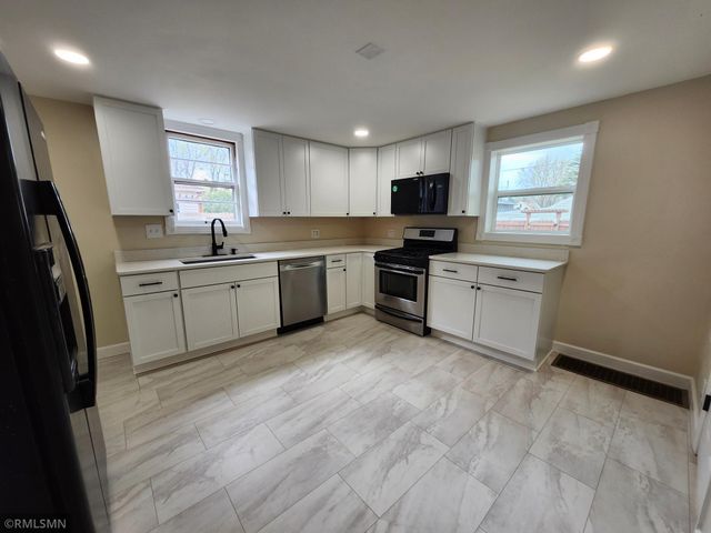 919 Warner Avenue, South Saint Paul, MN 55075