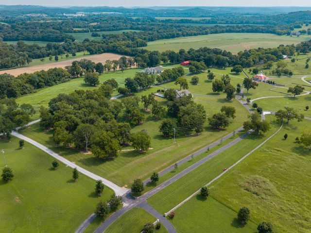 144 Herb Garden Dr, Fayetteville, TN 37334