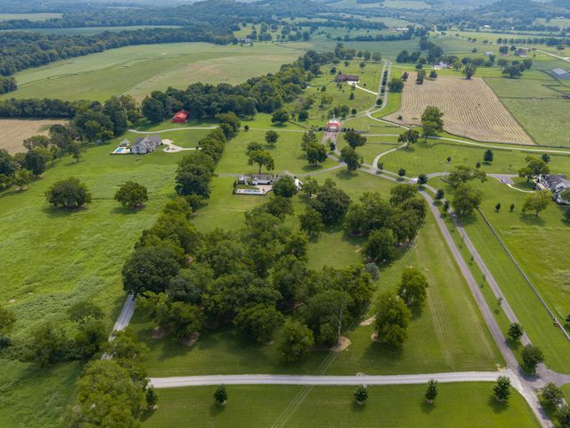 144 Herb Garden Dr, Fayetteville, TN 37334