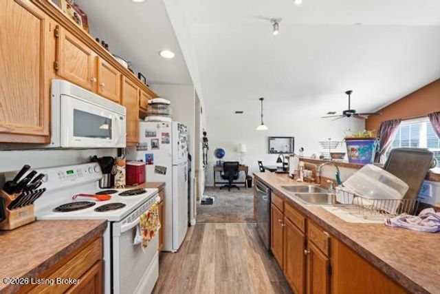 6517 Brook Bend Way 231, Louisville, KY 40229