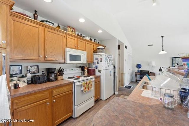 6517 Brook Bend Way 231, Louisville, KY 40229
