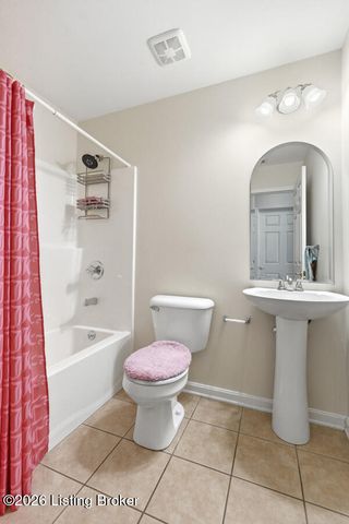 6517 Brook Bend Way 231, Louisville, KY 40229