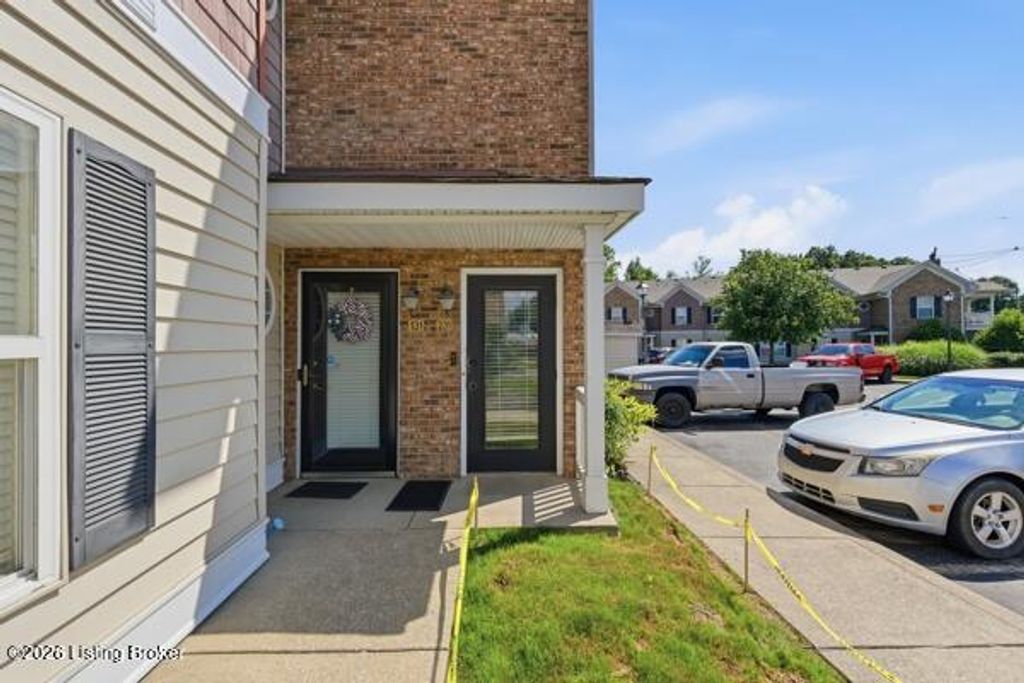 6517 Brook Bend Way 231, Louisville, KY 40229