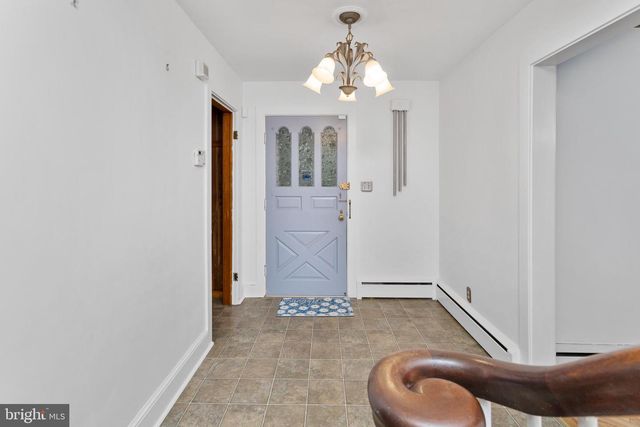 205 CORNWALL AVE, Trenton, NJ 08618