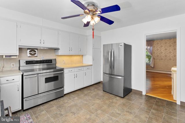 205 CORNWALL AVE, Trenton, NJ 08618