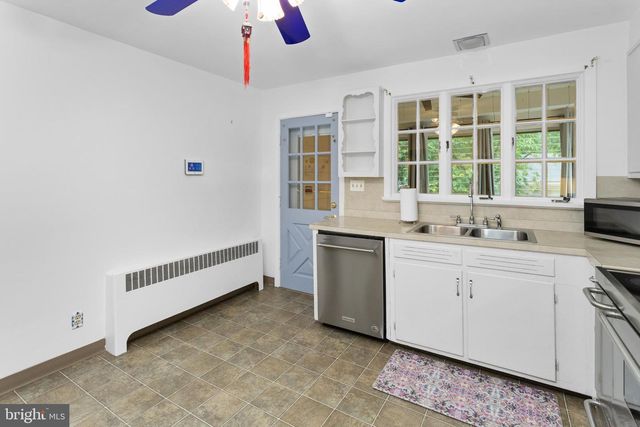 205 CORNWALL AVE, Trenton, NJ 08618
