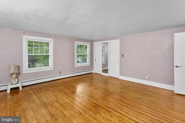 205 CORNWALL AVE, Trenton, NJ 08618