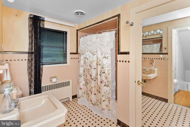 205 CORNWALL AVE, Trenton, NJ 08618