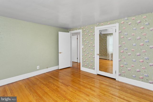 205 CORNWALL AVE, Trenton, NJ 08618