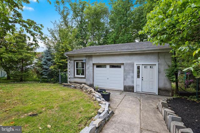 205 CORNWALL AVE, Trenton, NJ 08618