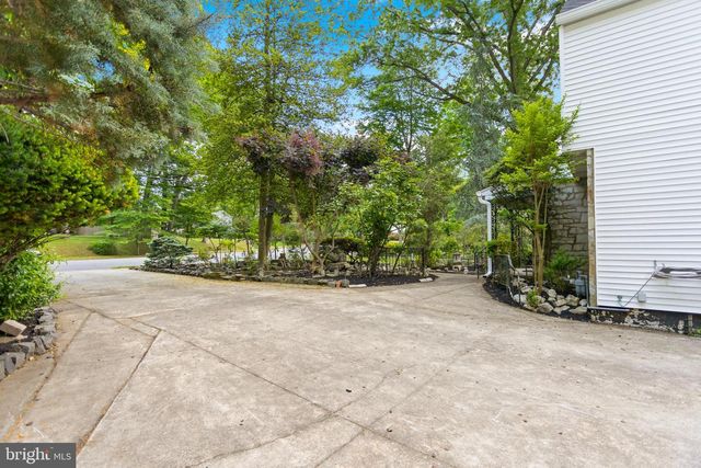 205 CORNWALL AVE, Trenton, NJ 08618