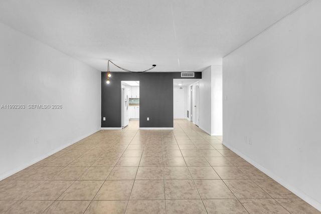 18011 Biscayne Boulevard 903, Aventura, FL 33160