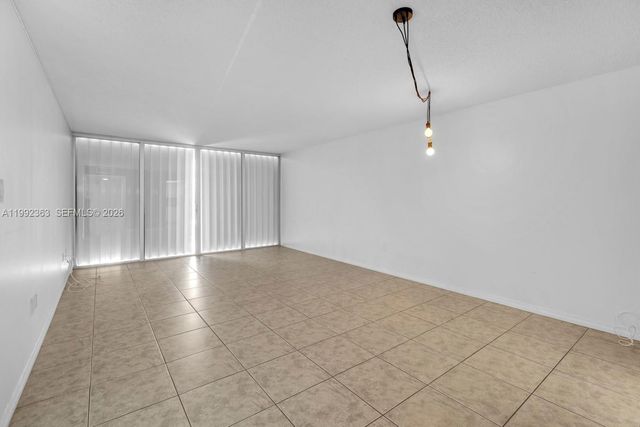 18011 Biscayne Boulevard 903, Aventura, FL 33160