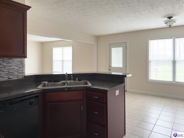 122 Tuscany Lane, Vine Grove, KY 40175