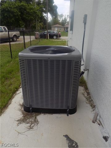 2924 Dunbar AVE, Fort Myers, FL 33916