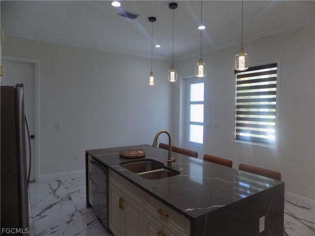 2924 Dunbar AVE, Fort Myers, FL 33916