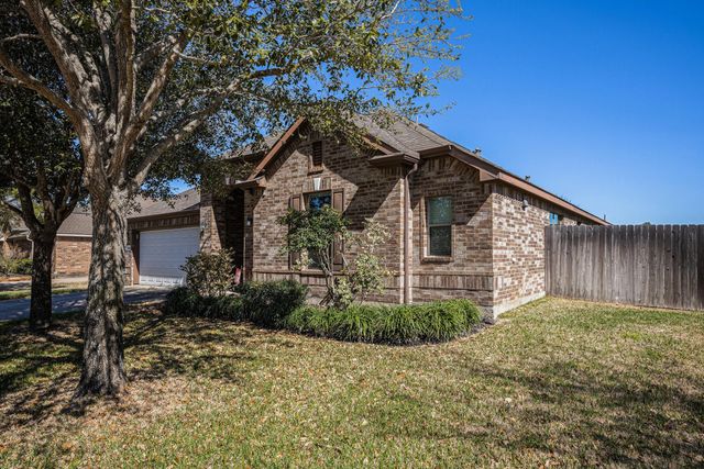 8614 Redstone Hills Drive, Cypress, TX 77433