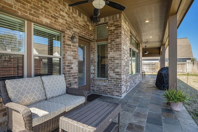 8614 Redstone Hills Drive, Cypress, TX 77433