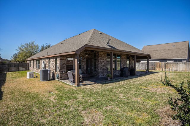 8614 Redstone Hills Drive, Cypress, TX 77433