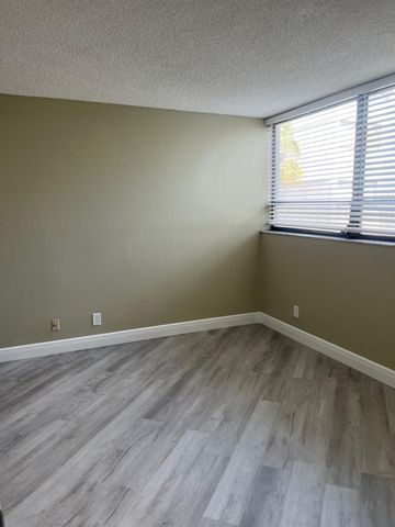1820 N Congress Avenue 201, West Palm Beach, FL 33401