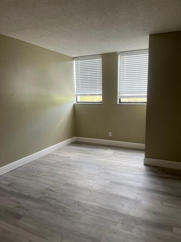 1820 N Congress Avenue 201, West Palm Beach, FL 33401