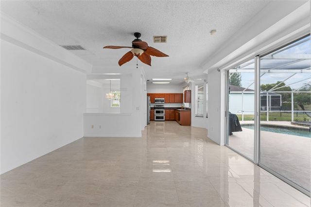 617 LAKESCAPE COURT, Orlando, FL 32828