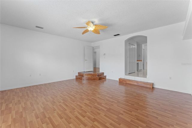 617 LAKESCAPE COURT, Orlando, FL 32828