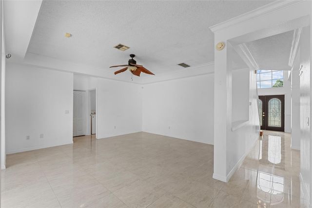 617 LAKESCAPE COURT, Orlando, FL 32828