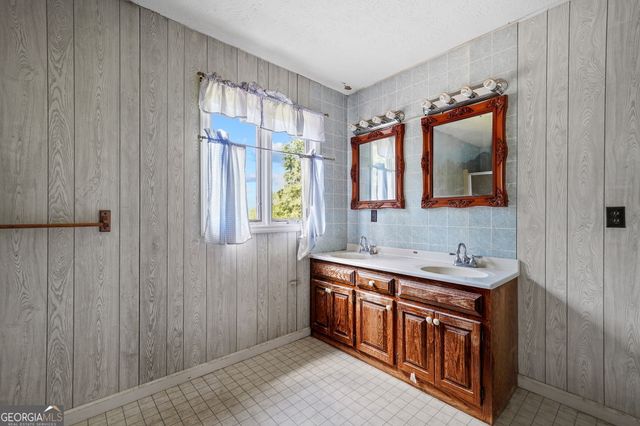 522 Duncan Bridge Road, Alto, GA 30510